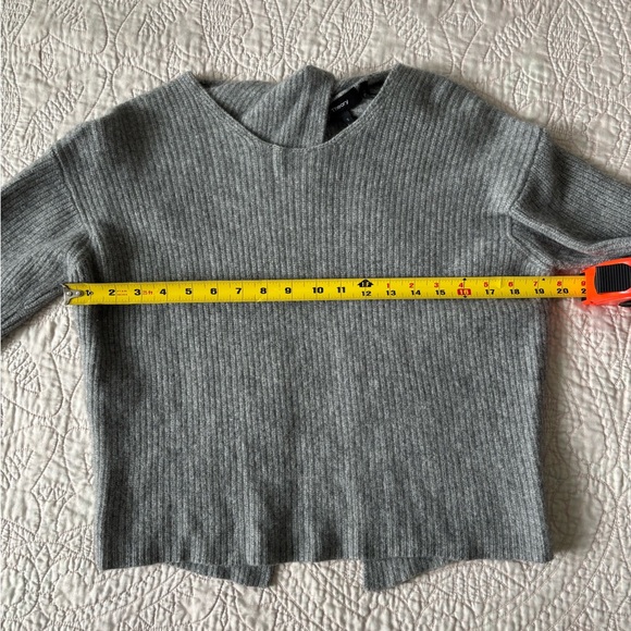 Theory Cashmere Twylina Split Back Sweater - Picture 10 of 11